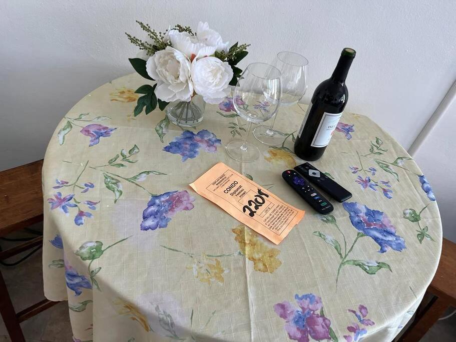 Cozy Affordable Studio Close To The Beach Daire Hallandale Beach Dış mekan fotoğraf
