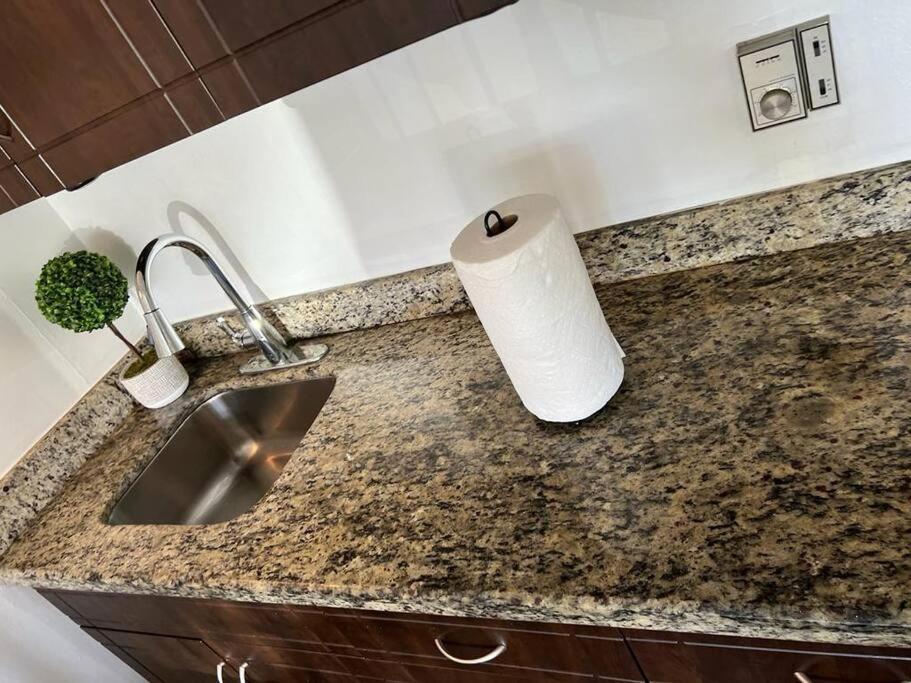Cozy Affordable Studio Close To The Beach Daire Hallandale Beach Dış mekan fotoğraf